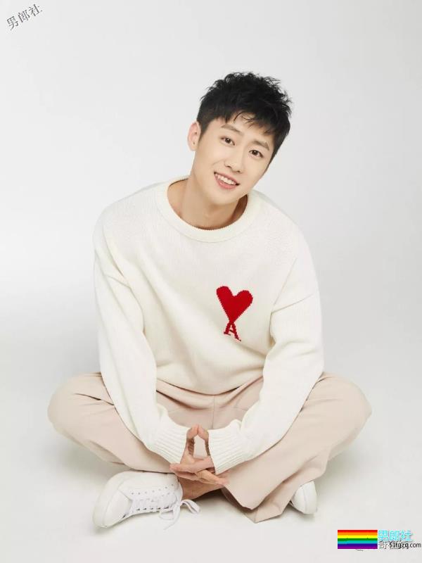 阳光小奶狗身材好到炸！八块腹肌抢镜，荷尔蒙爆棚超sexxy! - 51虹马