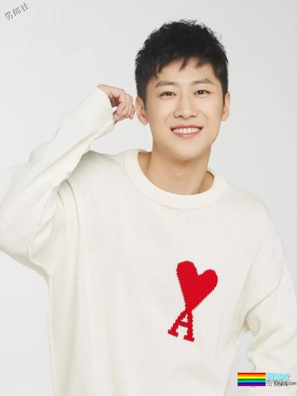 阳光小奶狗身材好到炸！八块腹肌抢镜，荷尔蒙爆棚超sexxy! - 51虹马