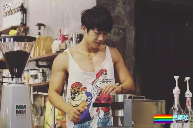 阳光小奶狗身材好到炸！八块腹肌抢镜，荷尔蒙爆棚超sexxy! - 51虹马