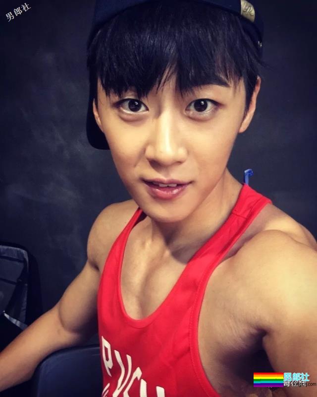 阳光小奶狗身材好到炸！八块腹肌抢镜，荷尔蒙爆棚超sexxy! - 51虹马