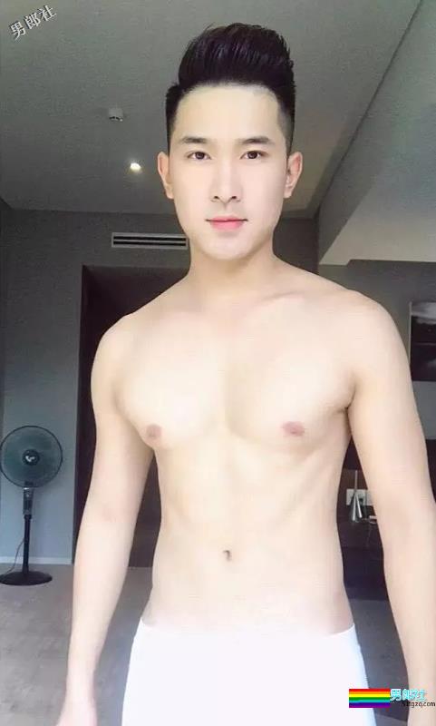 白嫩小狼狗摘掉墨镜后……颜值差距竟有这么大？ - 51虹马