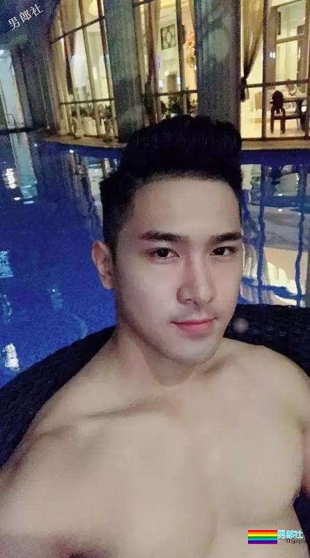 白嫩小狼狗摘掉墨镜后……颜值差距竟有这么大？ - 51虹马