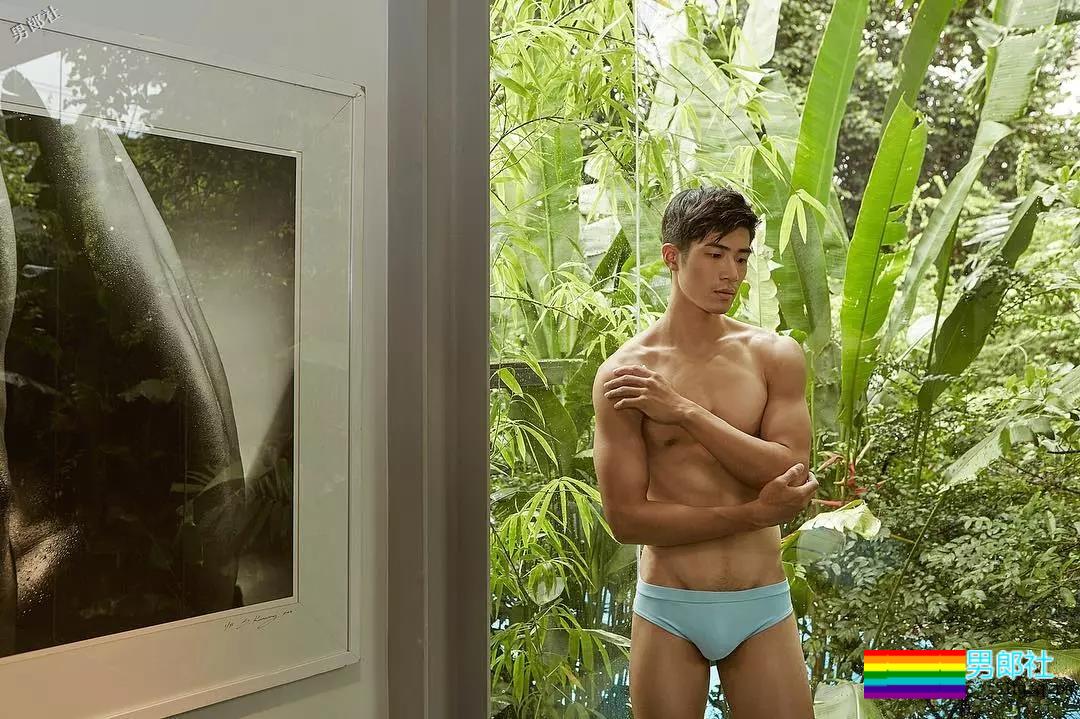 他拍泼水节海报被指掉价？醒醒，你认错人了。 - 51虹马