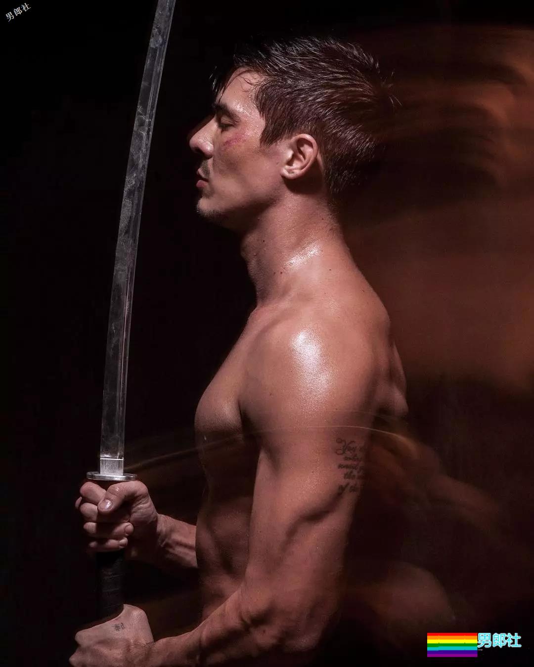 他拍泼水节海报被指掉价？醒醒，你认错人了。 - 51虹马