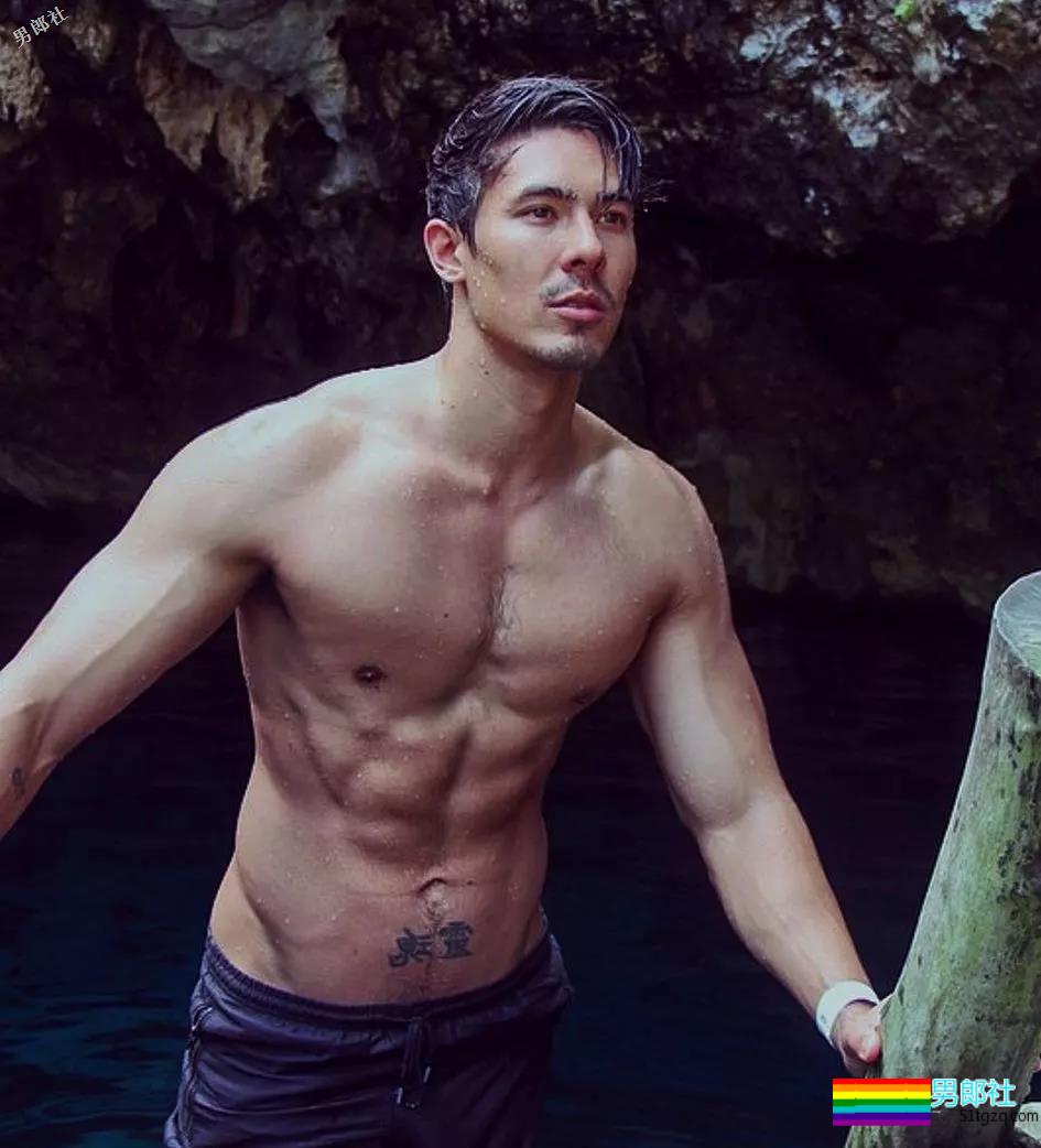 他拍泼水节海报被指掉价？醒醒，你认错人了。 - 51虹马