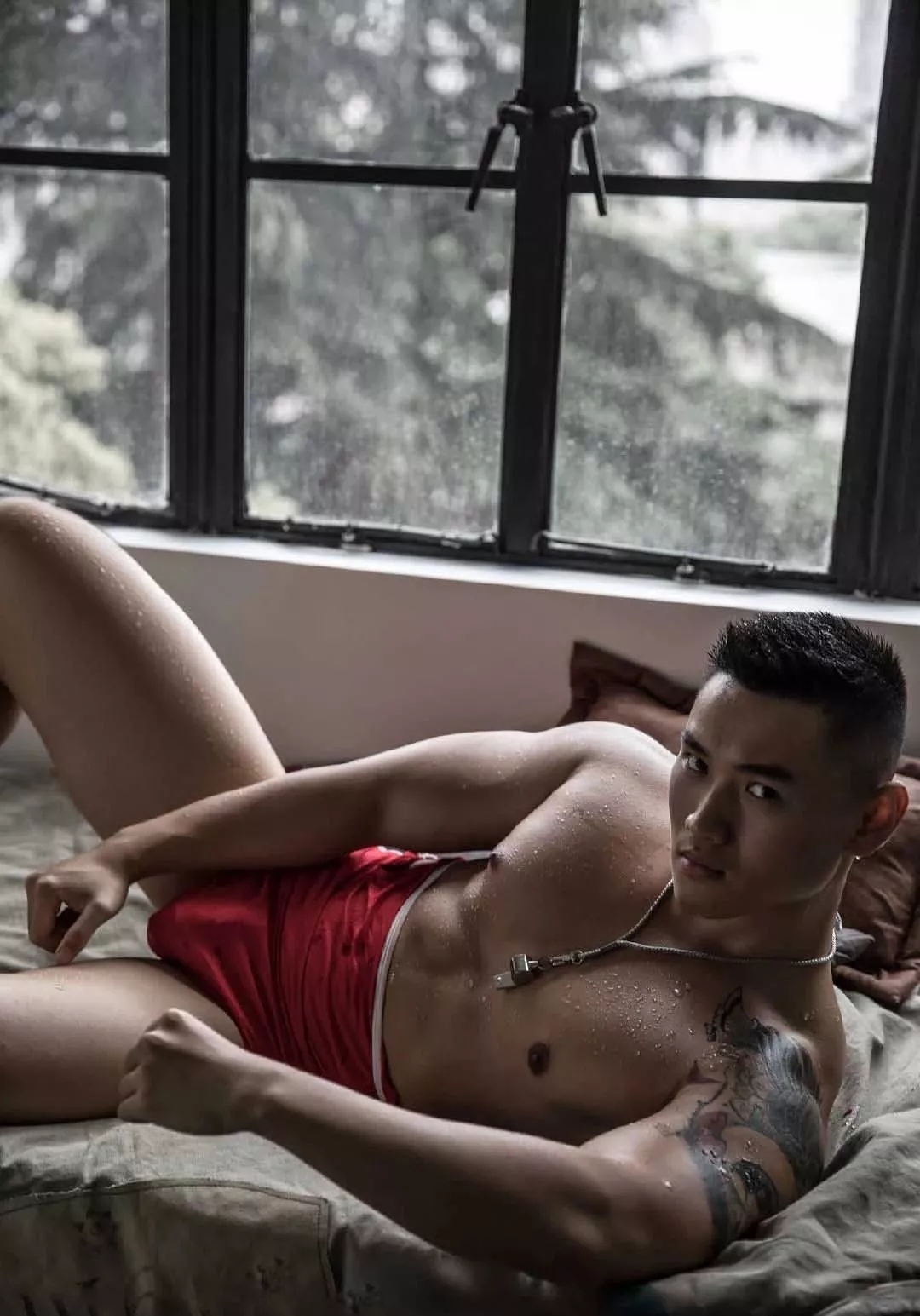 爆浆猛男放开自我拍大片！ - 51虹马