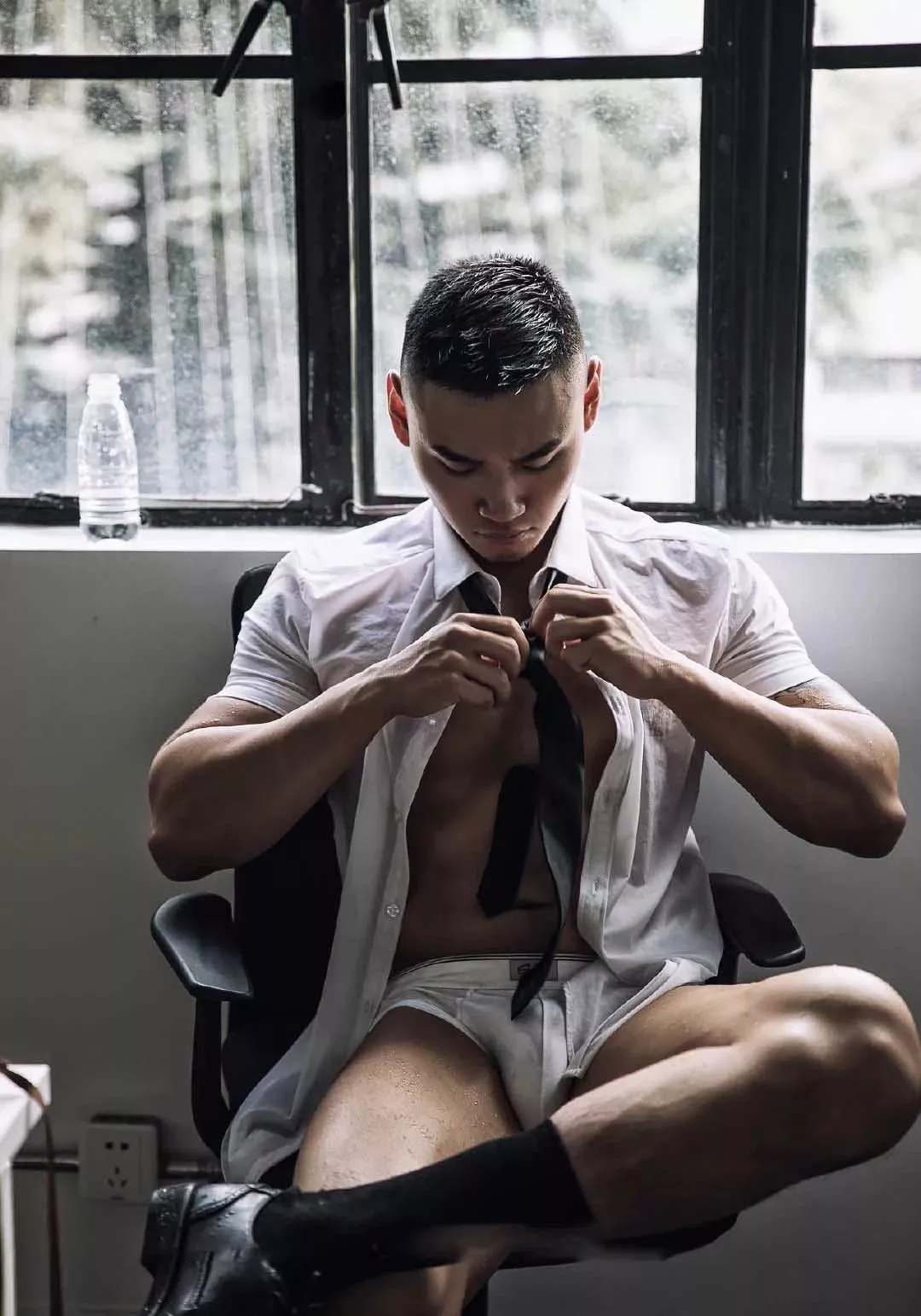 爆浆猛男放开自我拍大片！ - 51虹马