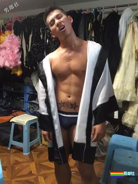 高颜鲜肉G圈男宠 完美胸腹肌性感到让你窒息 - 51虹马