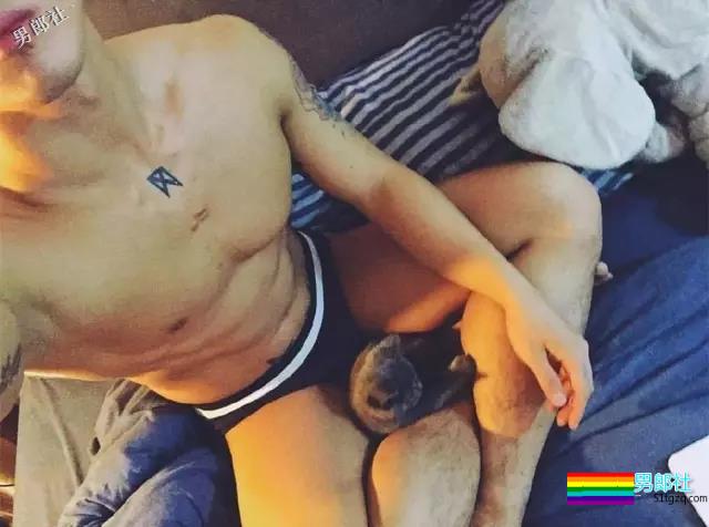 高颜鲜肉G圈男宠 完美胸腹肌性感到让你窒息 - 51虹马