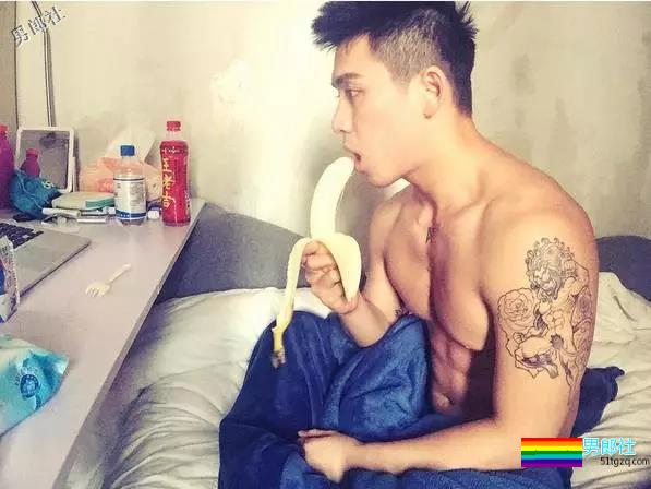 高颜鲜肉G圈男宠 完美胸腹肌性感到让你窒息 - 51虹马