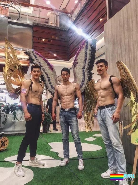 健硕肌肉男模泳池视频被疯传！大长腿公狗腰却没“大鼻子”红得快！ - 51虹马