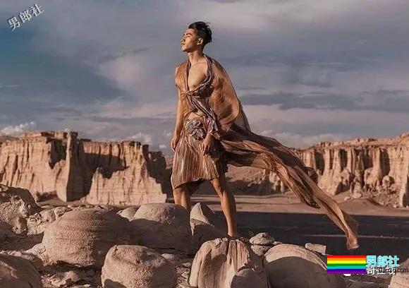 健硕肌肉男模泳池视频被疯传！大长腿公狗腰却没“大鼻子”红得快！ - 51虹马