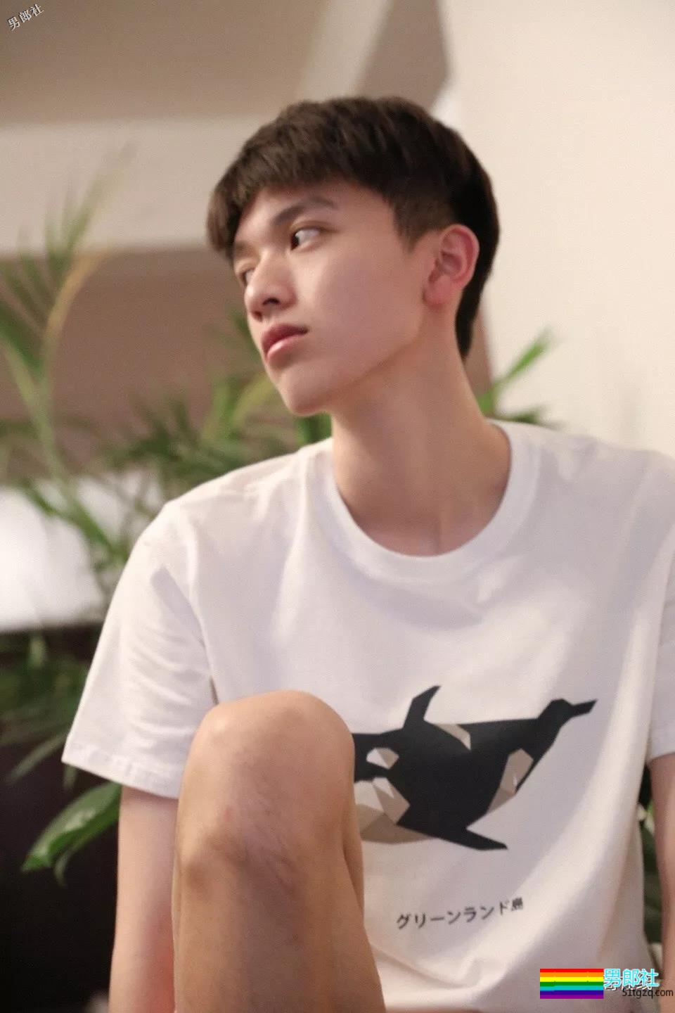 天生校草脸，气质清新又清涩的小哥哥！ - 51虹马