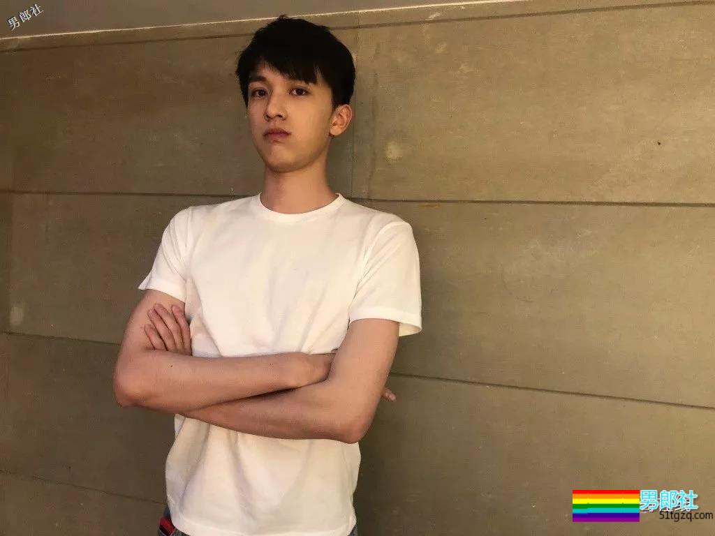 天生校草脸，气质清新又清涩的小哥哥！ - 51虹马