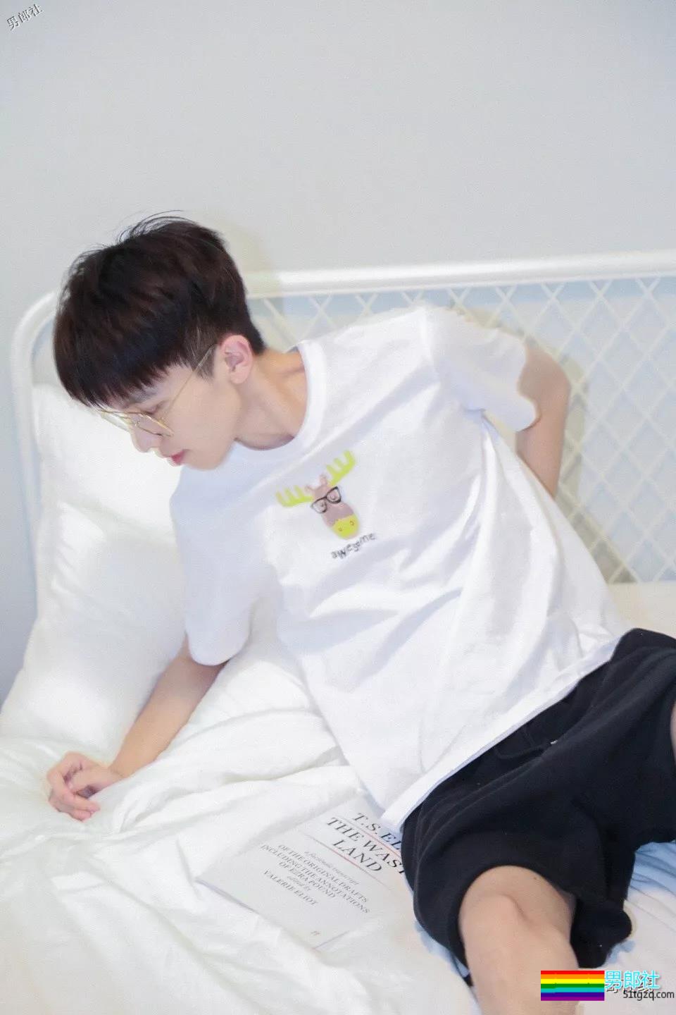 天生校草脸，气质清新又清涩的小哥哥！ - 51虹马