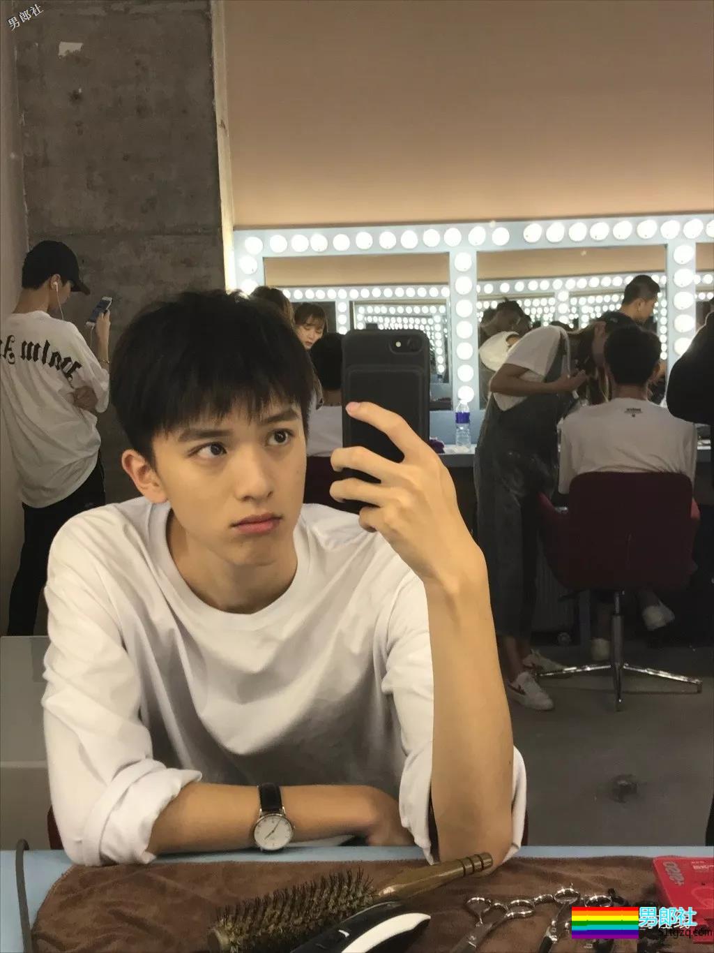 天生校草脸，气质清新又清涩的小哥哥！ - 51虹马