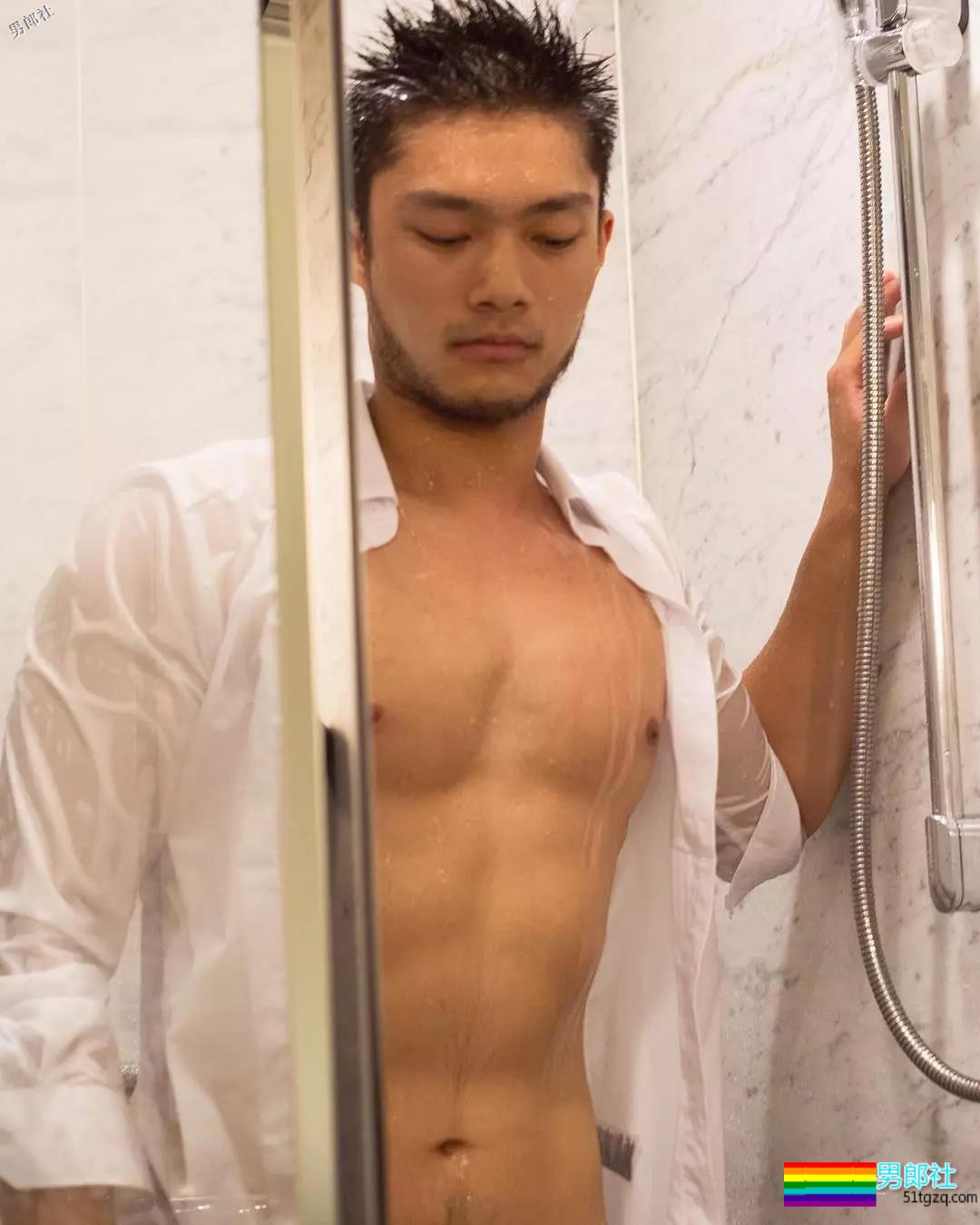 湾湾忠犬消防肌肉男神似岛国片男1，渴望下海 - 51虹马