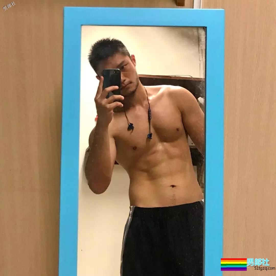 湾湾忠犬消防肌肉男神似岛国片男1，渴望下海 - 51虹马