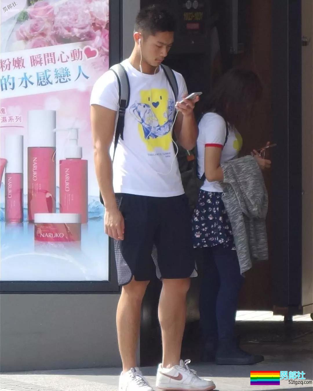 湾湾忠犬消防肌肉男神似岛国片男1，渴望下海 - 51虹马