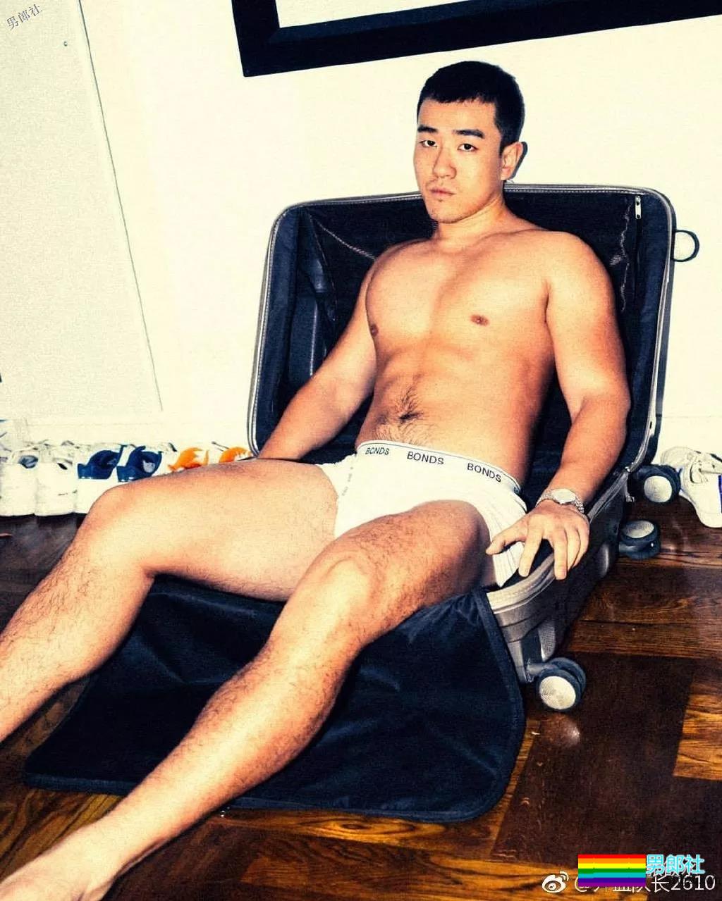 井盖队长被性骚扰，流氓也太可恶惹。话说，长得好看，怎么也会那么麻烦啊！ - 51虹马