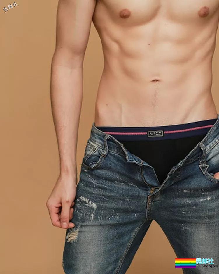 薄肌鲜肉与冠军浴室合体，喊话网友二选一？ - 51虹马