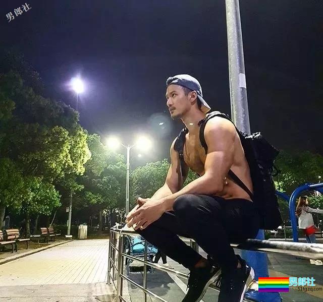 谁说中国男人不性感，是你没有认识他! - 51虹马