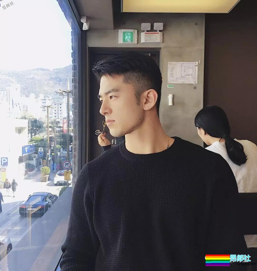 gay圈头像之王，太多人拿他做头像，总是不好好穿衣服~ - 51虹马