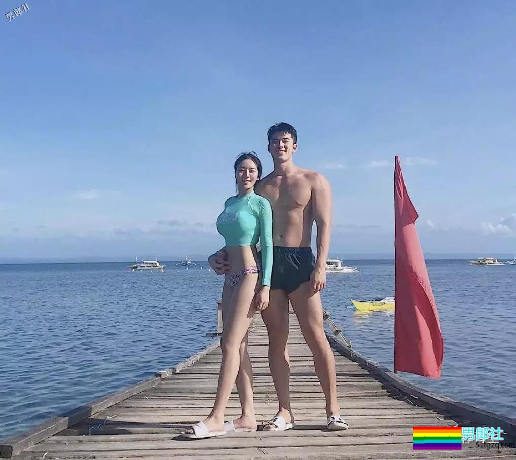 gay圈头像之王，太多人拿他做头像，总是不好好穿衣服~ - 51虹马