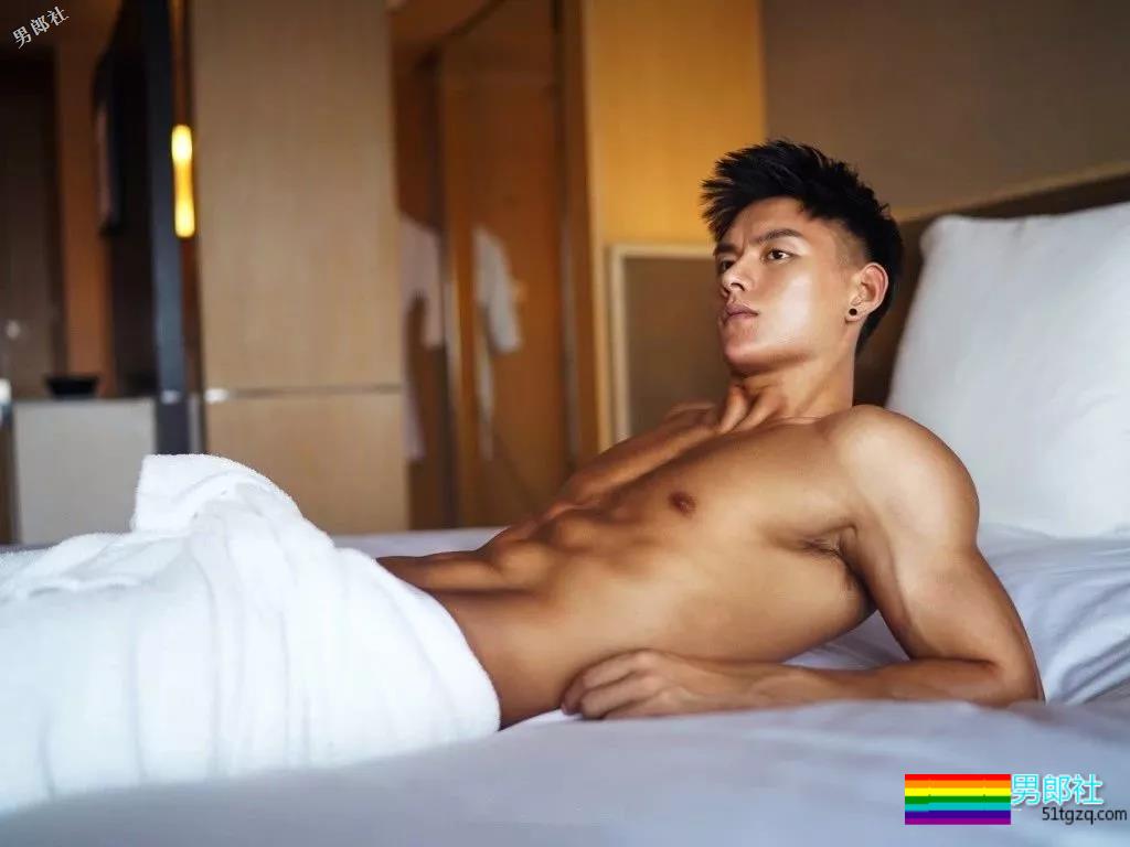 北体大校草+天菜私教+退役小哥+地铁“大”物帅哥，一萝筐神仙好肉体，看花了眼！ - 51虹马