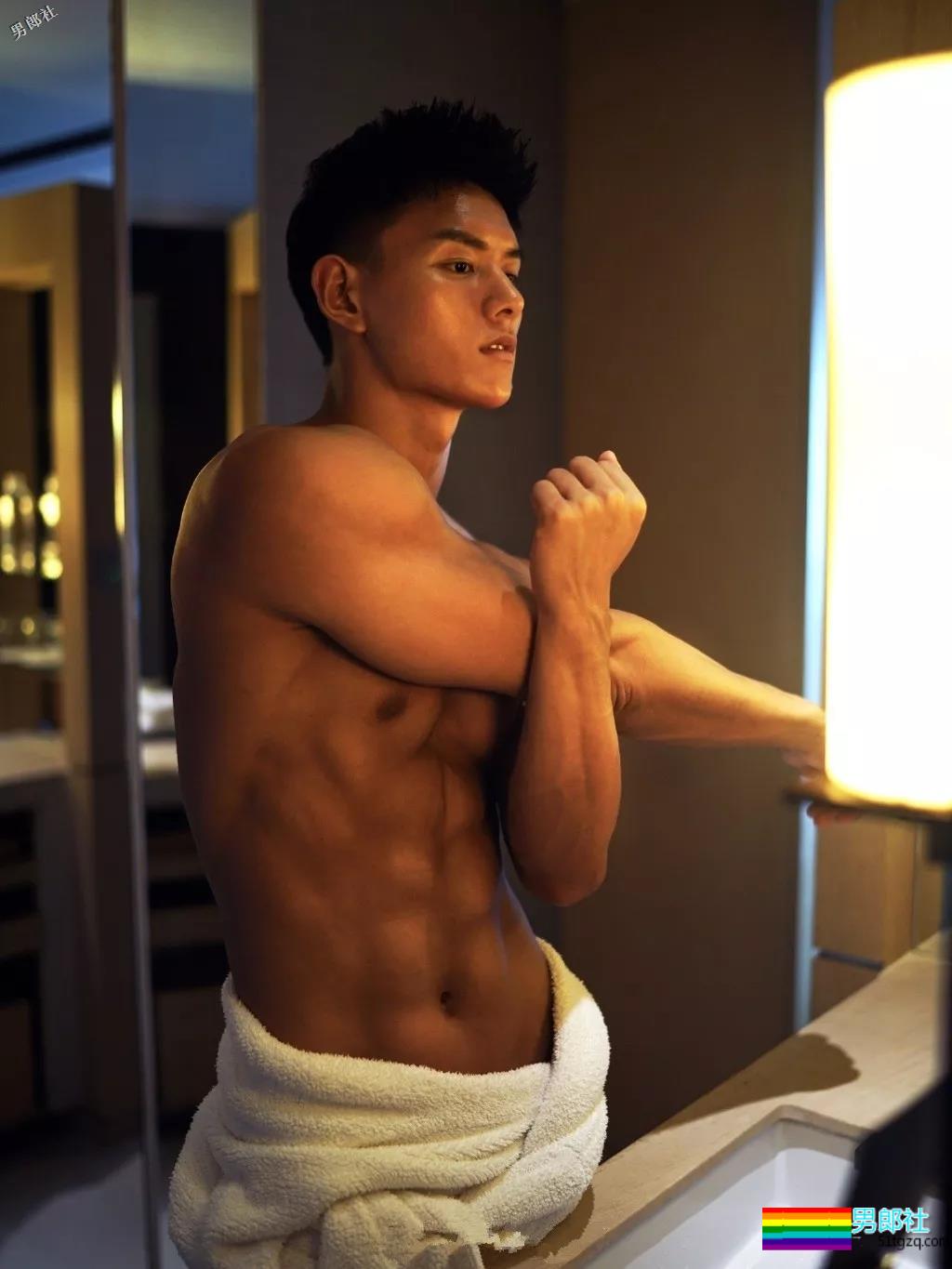 北体大校草+天菜私教+退役小哥+地铁“大”物帅哥，一萝筐神仙好肉体，看花了眼！ - 51虹马