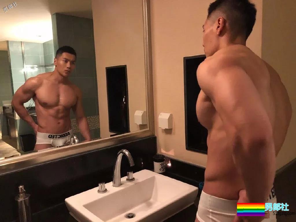 北体大校草+天菜私教+退役小哥+地铁“大”物帅哥，一萝筐神仙好肉体，看花了眼！ - 51虹马