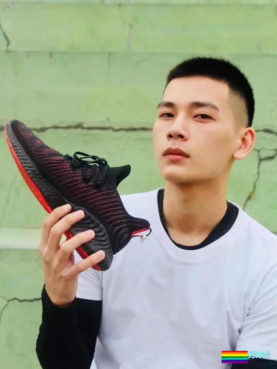 北体大校草+天菜私教+退役小哥+地铁“大”物帅哥，一萝筐神仙好肉体，看花了眼！ - 51虹马