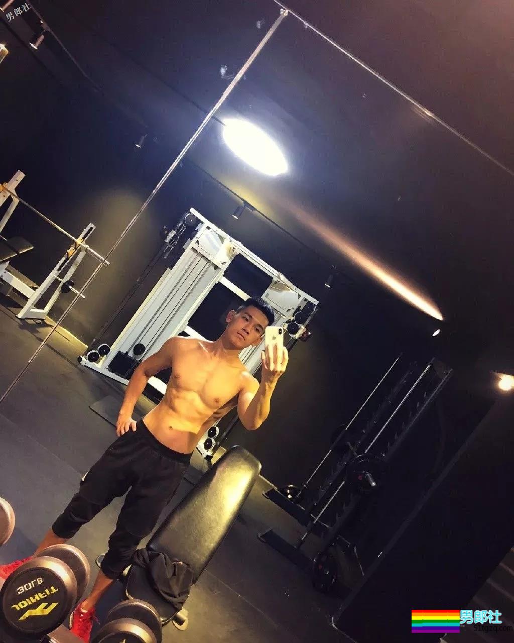 北体大校草+天菜私教+退役小哥+地铁“大”物帅哥，一萝筐神仙好肉体，看花了眼！ - 51虹马