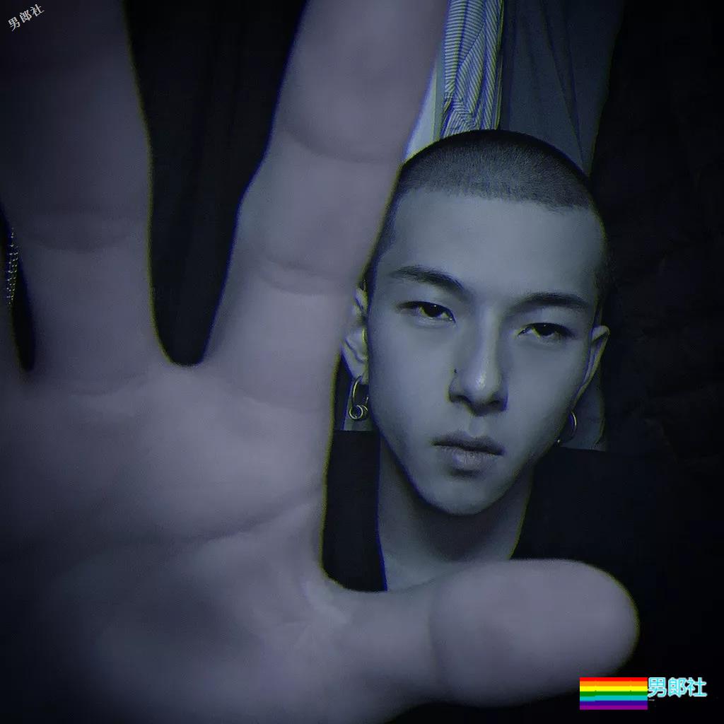 北体大校草+天菜私教+退役小哥+地铁“大”物帅哥，一萝筐神仙好肉体，看花了眼！ - 51虹马