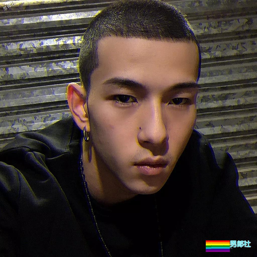 北体大校草+天菜私教+退役小哥+地铁“大”物帅哥，一萝筐神仙好肉体，看花了眼！ - 51虹马