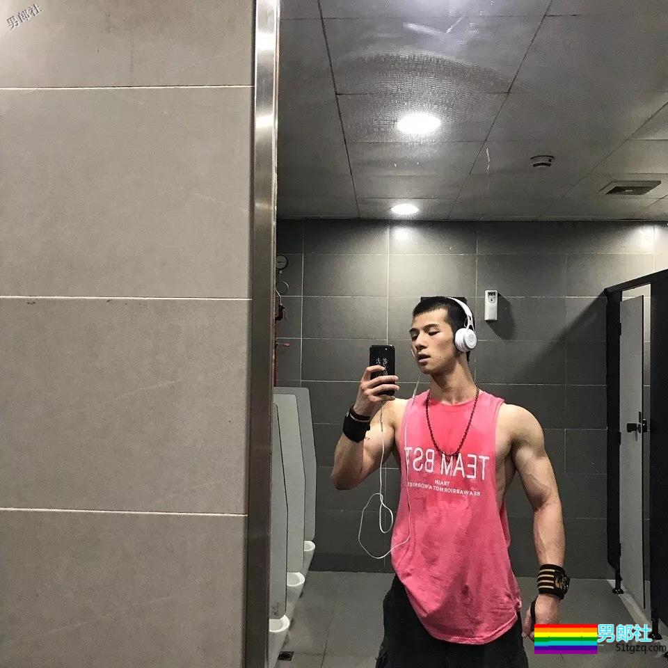 北体大校草+天菜私教+退役小哥+地铁“大”物帅哥，一萝筐神仙好肉体，看花了眼！ - 51虹马