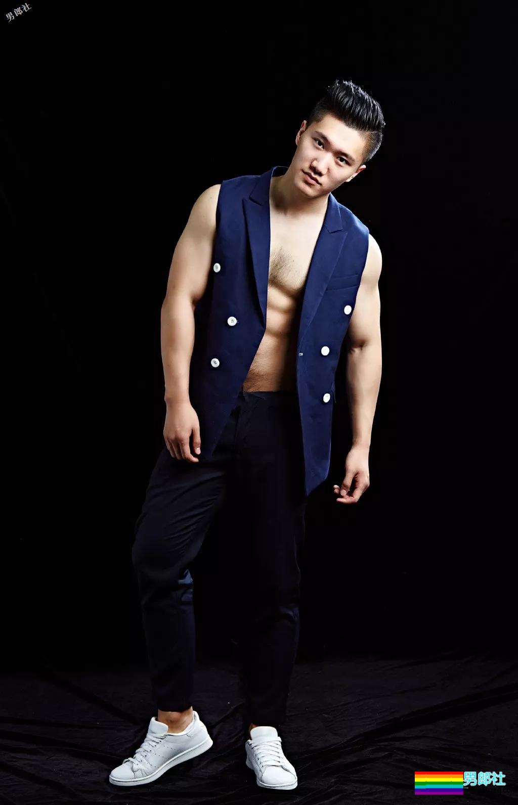 北体大校草+天菜私教+退役小哥+地铁“大”物帅哥，一萝筐神仙好肉体，看花了眼！ - 51虹马