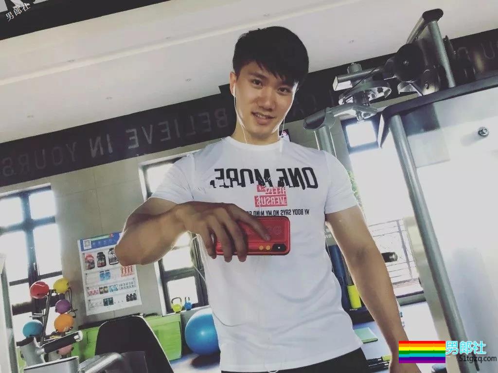 北体大校草+天菜私教+退役小哥+地铁“大”物帅哥，一萝筐神仙好肉体，看花了眼！ - 51虹马