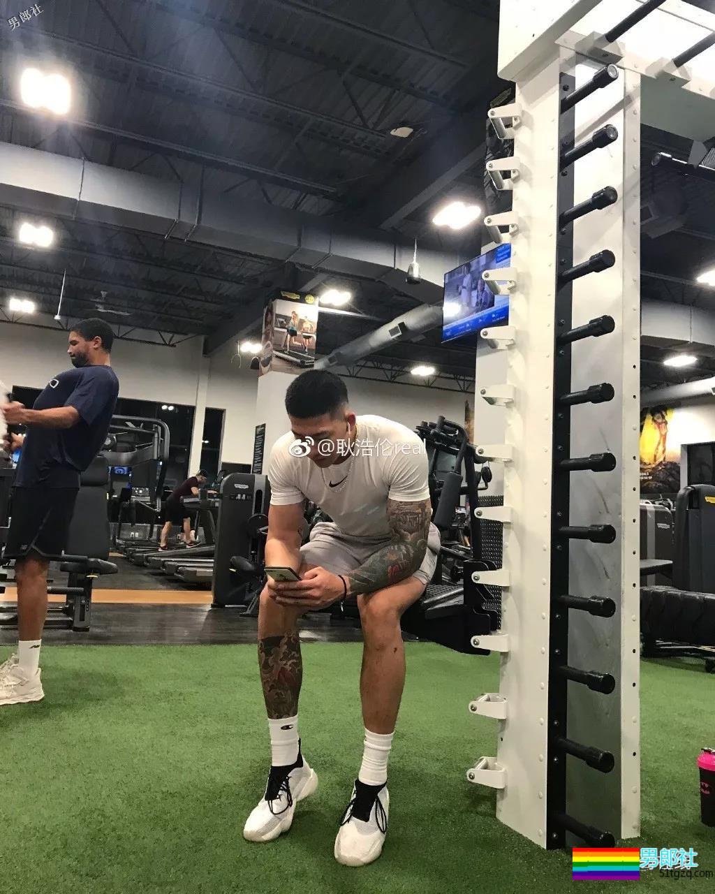 195篮球系长腿“大弟弟”,痞帅小爷们一身腱子肉,Man爆了! - 51虹马 195篮球系长腿“大弟弟”,痞帅小爷们一身腱子肉,Man爆了! - 51虹马