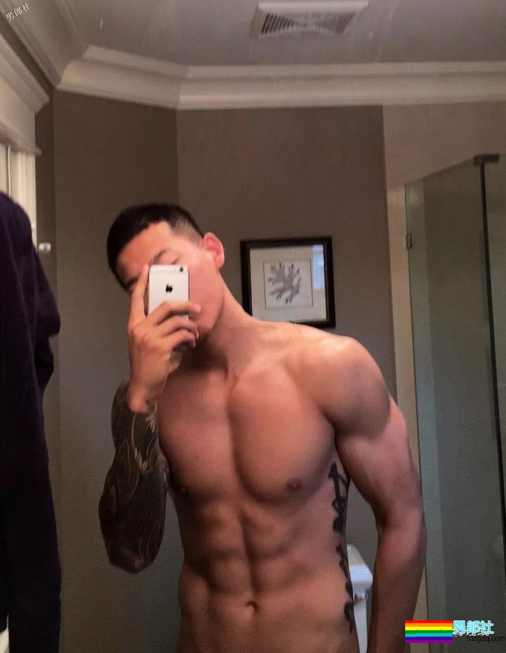 195篮球系长腿“大弟弟”，痞帅小爷们一身腱子肉，Man爆了！ - 51虹马