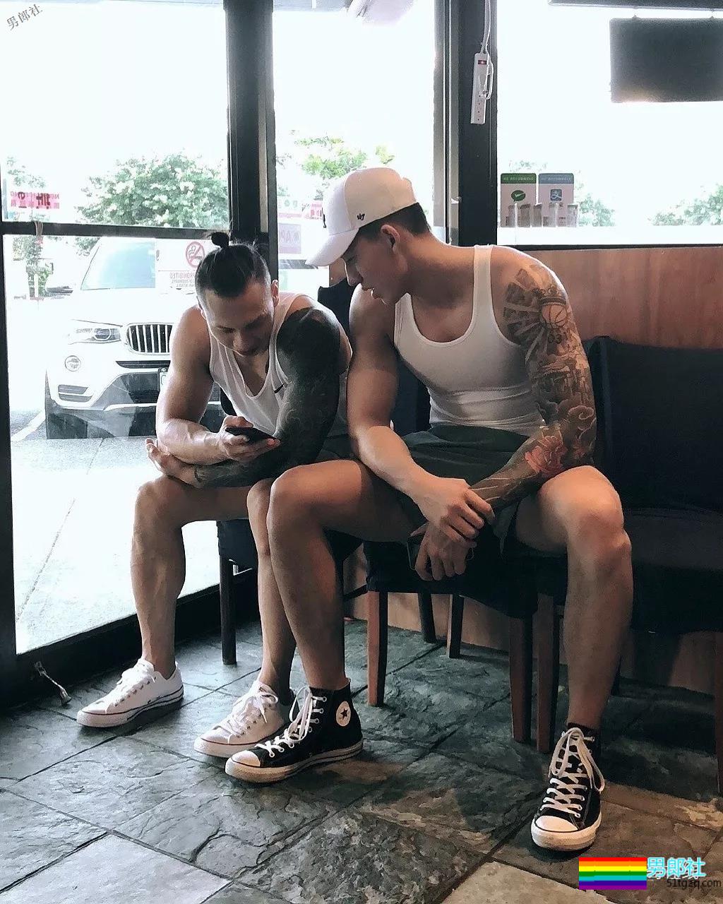 195篮球系长腿“大弟弟”,痞帅小爷们一身腱子肉,Man爆了! - 51虹马 195篮球系长腿“大弟弟”,痞帅小爷们一身腱子肉,Man爆了! - 51虹马