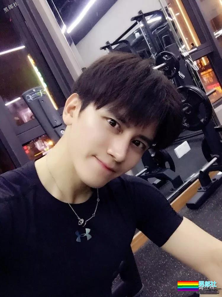 靠腱子肉走红的COOL GUY冠军被质疑整容，小狼狗用一身荷尔蒙实在圈粉！ - 51虹马