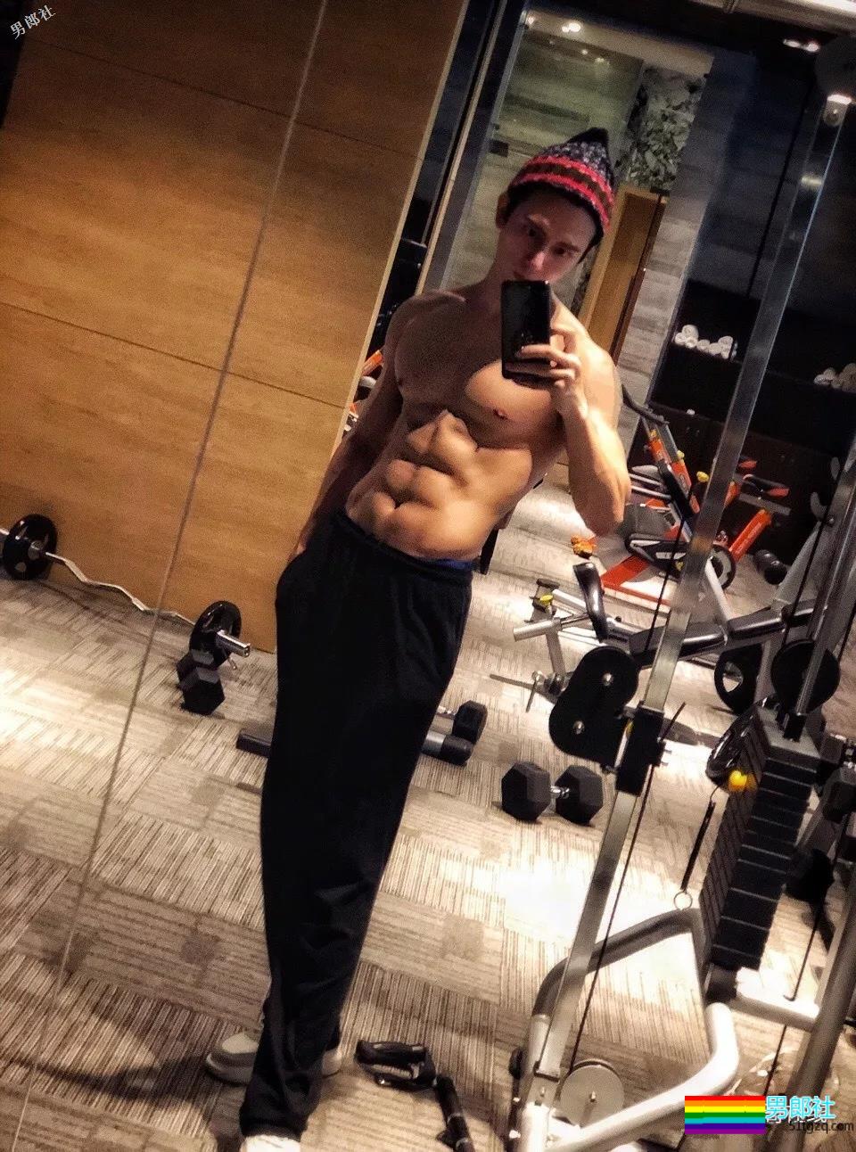 靠腱子肉走红的COOL GUY冠军被质疑整容，小狼狗用一身荷尔蒙实在圈粉！ - 51虹马