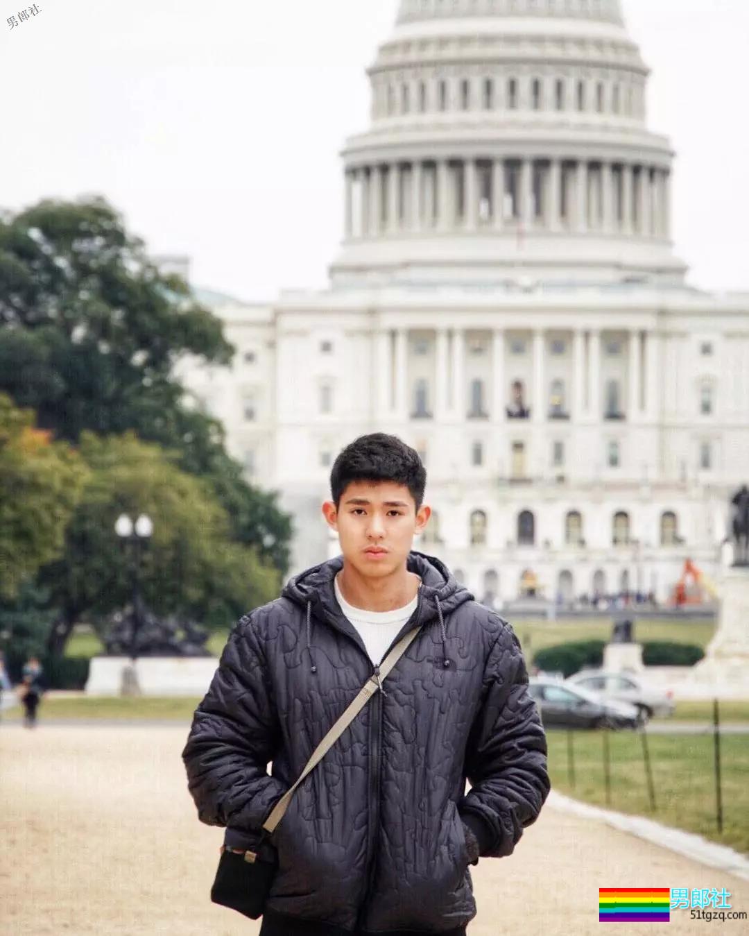 颜高活好条儿顺，萌帅小狼狗臀翘长腿，空挡小短裤快来押！ - 51虹马