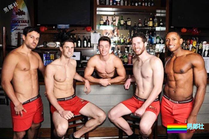 这个同志酒吧的调酒师都只穿小裤裤，想去体验吗-51虹马