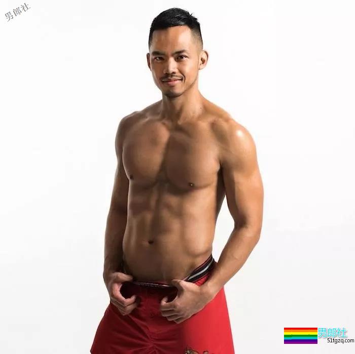 这个同志酒吧的调酒师都只穿小裤裤，想去体验吗 - 51虹马