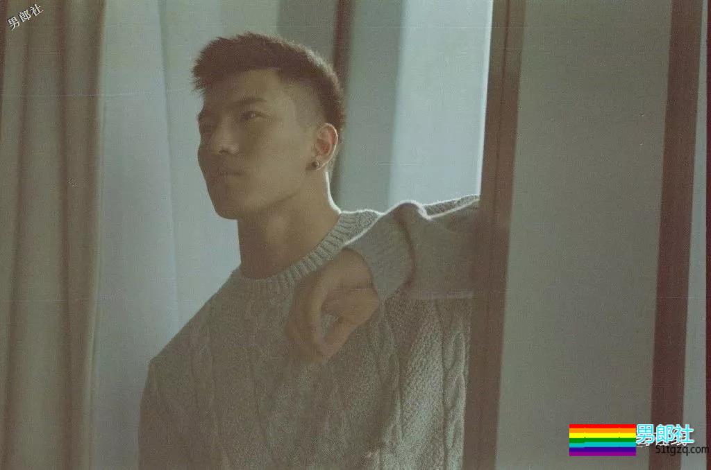 北体大超man体育生，阳刚腱子肉大筋霸！直言不拒粉丝试手感！ - 51虹马