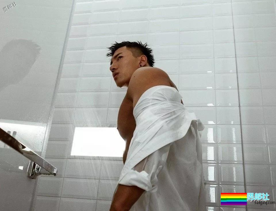 北体大超man体育生，阳刚腱子肉大筋霸！直言不拒粉丝试手感！ - 51虹马