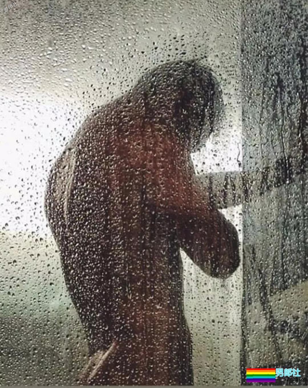 这两款肌肉大大的帅哥，你中意的是？ - 51虹马