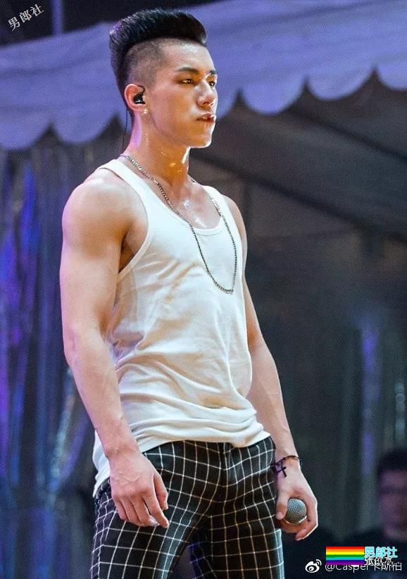 这些综艺上出现的男孩儿，我都很可以！有一个还被传是gay！ - 51虹马